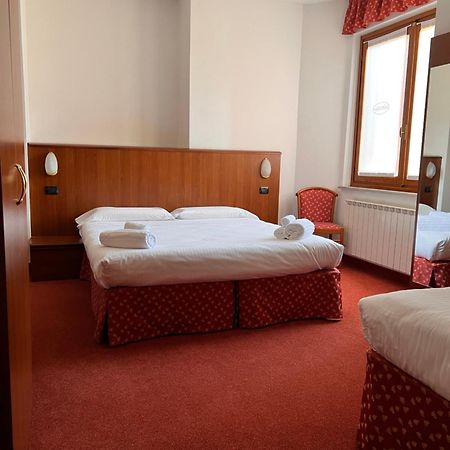 Fell Hotel Susa Esterno foto