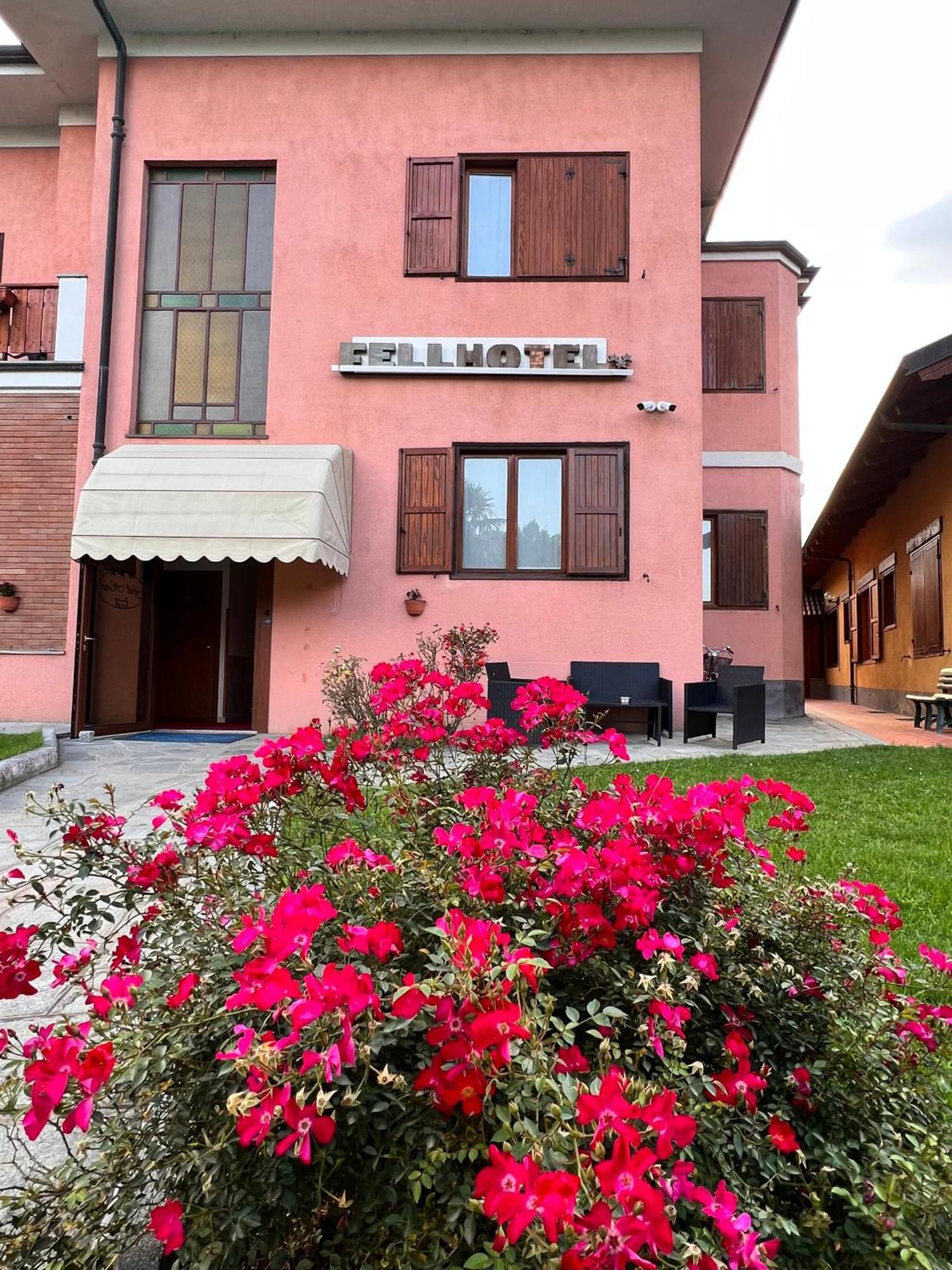 Fell Hotel Susa Esterno foto