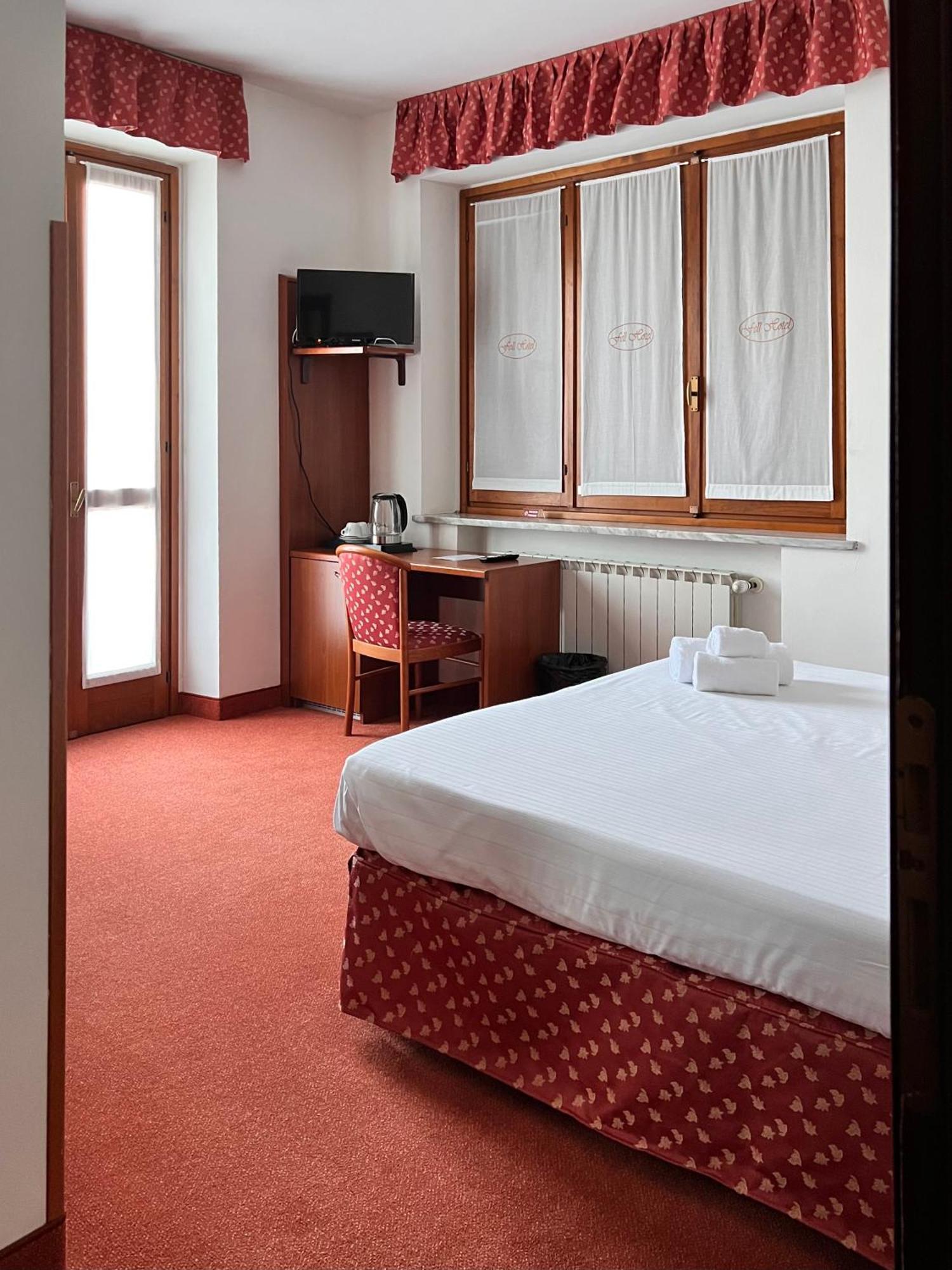 Fell Hotel Susa Esterno foto